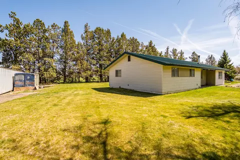 Exterior - 22070 Erickson Rd, Bend, OR 97701 photo 6 of 12