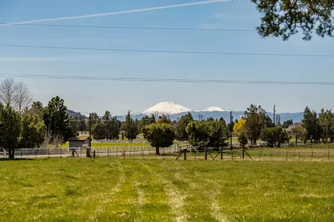 View/Area - 22070 Erickson Rd, Bend, OR 97701 photo 3 of 9