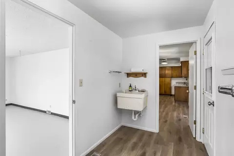 Bath - 22070 Erickson Rd, Bend, OR 97701 photo 1 of 4