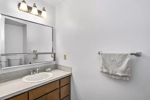 Bath - 22070 Erickson Rd, Bend, OR 97701 photo 4 of 4