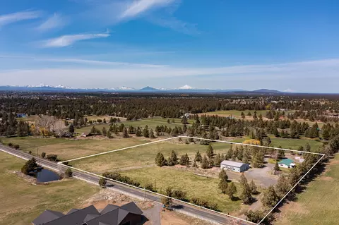 View/Area - 22070 Erickson Rd, Bend, OR 97701 photo 9 of 9