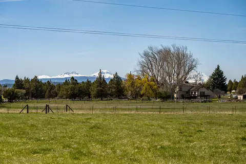 View/Area - 22070 Erickson Rd, Bend, OR 97701 photo 8 of 9