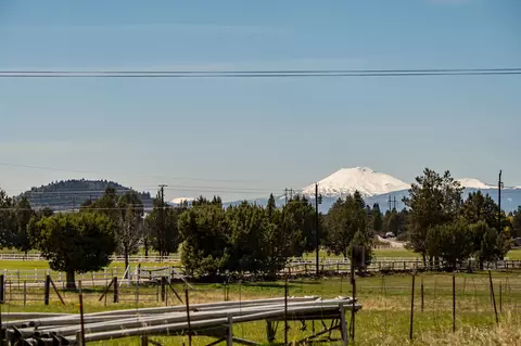View/Area - 22070 Erickson Rd, Bend, OR 97701 photo 7 of 9