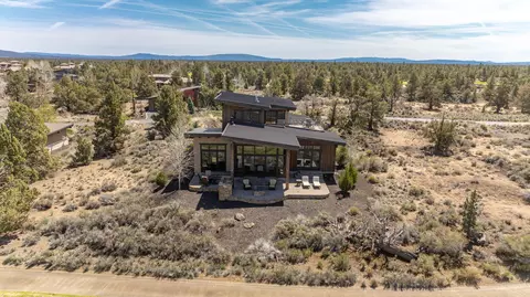 View/Area - 22972 Ghost Tree Ln, Bend, OR 97701 photo 3 of 7