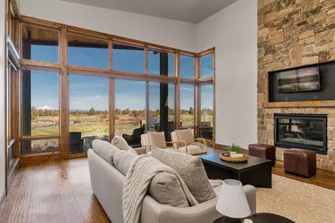 Living - 22972 Ghost Tree Ln, Bend, OR 97701 photo 6 of 6