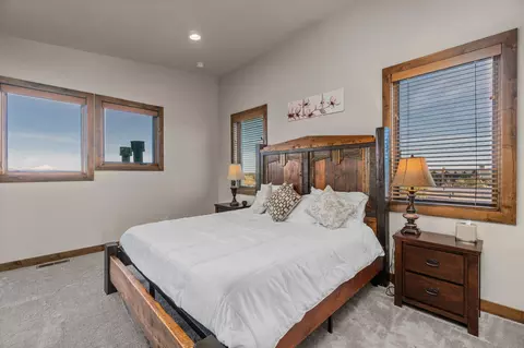 Bedroom - 22972 Ghost Tree Ln, Bend, OR 97701 photo 10 of 10