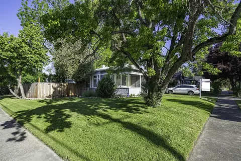 136 Portland Ave, Medford, OR 97504