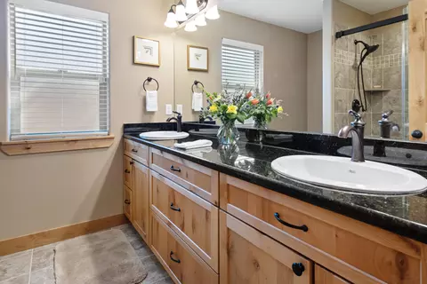 Bath - 17209 Pintail Dr, Bend, OR 97707 photo 1 of 5