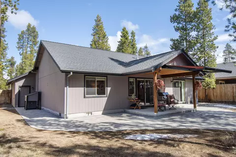 Exterior - 17209 Pintail Dr, Bend, OR 97707 photo 5 of 8