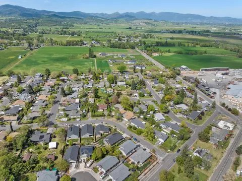 View/Area - 3630 Hilsinger Rd, Phoenix, OR 97535 photo 5 of 5