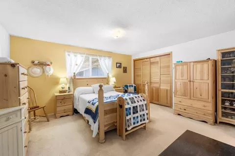 Bedroom - 3630 Hilsinger Rd, Phoenix, OR 97535 photo 2 of 2