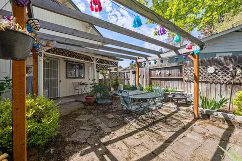 Exterior - 3630 Hilsinger Rd, Phoenix, OR 97535 photo 11 of 18