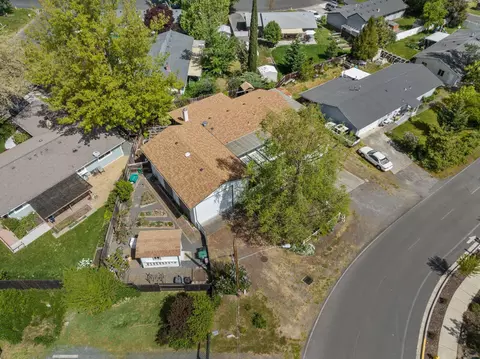 View/Area - 3630 Hilsinger Rd, Phoenix, OR 97535 photo 2 of 5