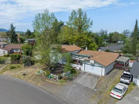 View/Area - 3630 Hilsinger Rd, Phoenix, OR 97535 photo 1 of 5