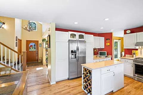 Kitchen - 21010 Wilderness Way, Bend, OR 97702 photo 4 of 5