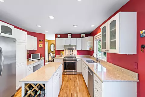 Kitchen - 21010 Wilderness Way, Bend, OR 97702 photo 3 of 5