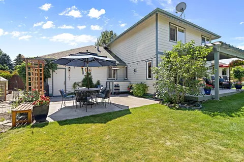 Exterior - 21010 Wilderness Way, Bend, OR 97702 photo 6 of 12