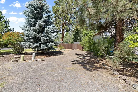 Exterior - 21010 Wilderness Way, Bend, OR 97702 photo 11 of 12