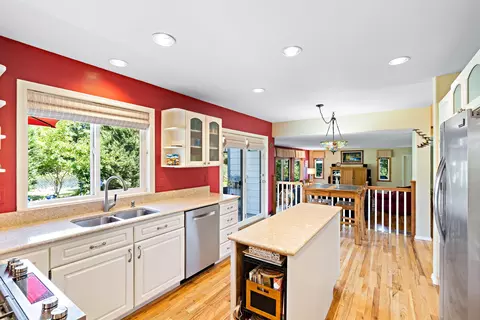 Kitchen - 21010 Wilderness Way, Bend, OR 97702 photo 5 of 5