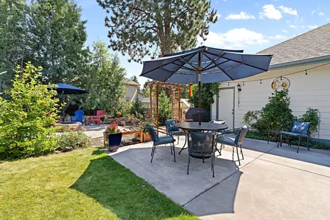 Exterior - 21010 Wilderness Way, Bend, OR 97702 photo 7 of 12