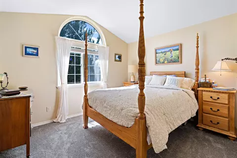 Bedroom - 21010 Wilderness Way, Bend, OR 97702 photo 3 of 5