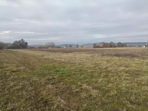 Upton Road, Central Point, OR 97502 photo 2