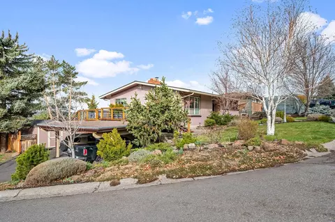 802 Loma Linda Dr, Klamath Falls, OR 97601