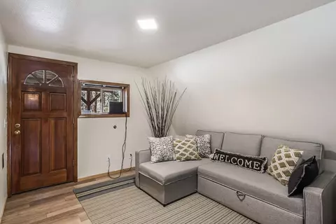 60169 Cheyenne Rd, Bend, OR 97702 photo 3