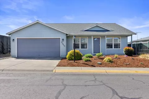 2342 New Haven Dr, Central Point, OR 97502
