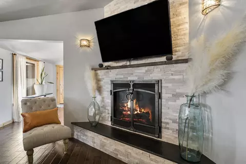 Living - 65900 Cline Falls Rd, Bend, OR 97703 photo 4 of 9