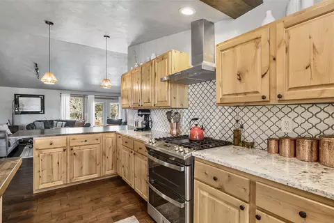 Kitchen - 65900 Cline Falls Rd, Bend, OR 97703 photo 6 of 8