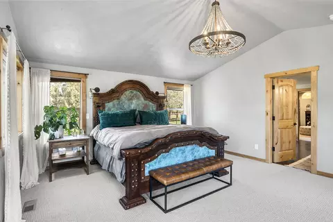 Bedroom - 65900 Cline Falls Rd, Bend, OR 97703 photo 3 of 5