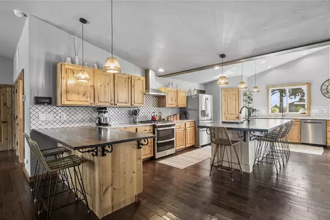 Kitchen - 65900 Cline Falls Rd, Bend, OR 97703 photo 8 of 8