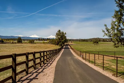 View/Area - 65900 Cline Falls Rd, Bend, OR 97703 photo 4 of 13