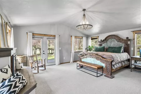 Bedroom - 65900 Cline Falls Rd, Bend, OR 97703 photo 2 of 5