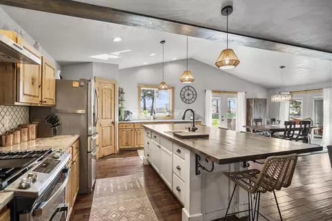 Kitchen - 65900 Cline Falls Rd, Bend, OR 97703 photo 7 of 8