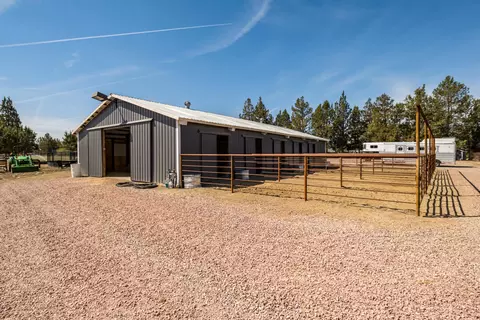 Exterior - 65900 Cline Falls Rd, Bend, OR 97703 photo 25 of 36
