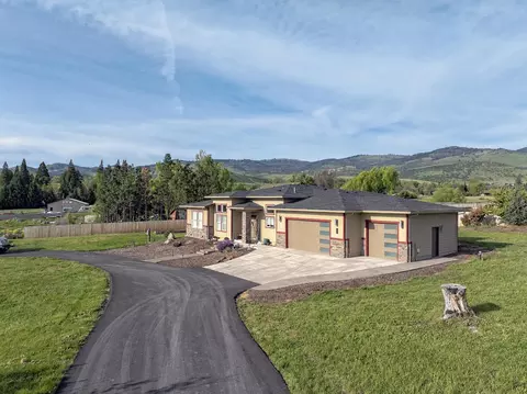 804 S Valley View Rd, Ashland, OR 97520