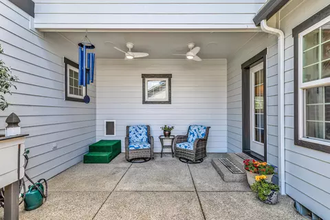 Exterior - 8 Falling Leaf Ln, Eagle Point, OR 97524 photo 11 of 17