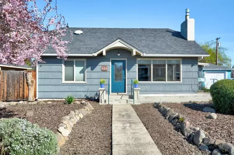 709 Beekman Ave, Medford, OR 97501