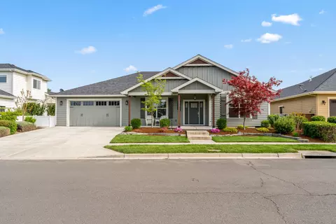 409 Stone Pointe Dr, Central Point, OR 97502