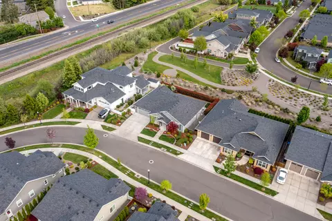 View/Area - 409 Stone Pointe Dr, Central Point, OR 97502 photo 1 of 5