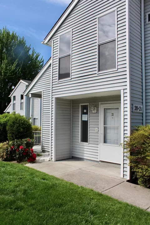 2101 Poplar Dr #21, Medford, OR 97504