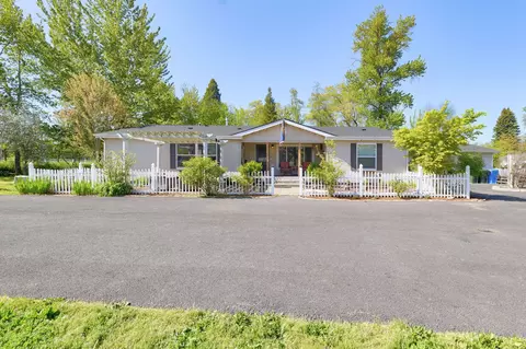 3798 Leonard Rd, Grants Pass, OR 97527