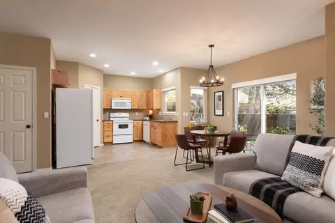 19827 Powers Rd, Bend, OR 97702 photo 7