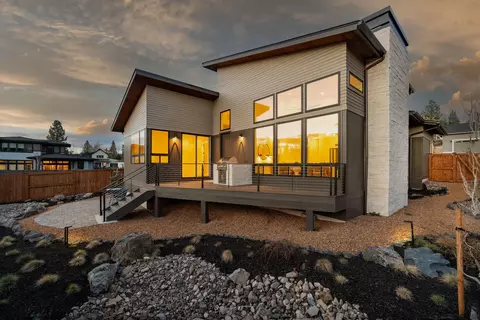 Exterior - 62675 NW Ember Pl, Bend, OR 97703 photo 4 of 6