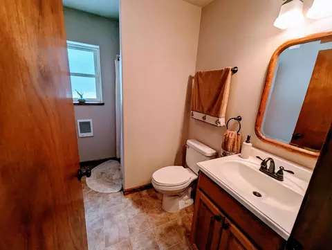 Bath - 149307 Viola Cir, La Pine, OR 97739 photo 1 of 1
