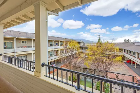 842 Pavilion Pl, Ashland, OR 97520