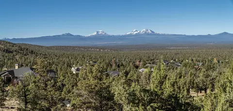 10930 Summit Ridge Ct, Redmond, OR 97756