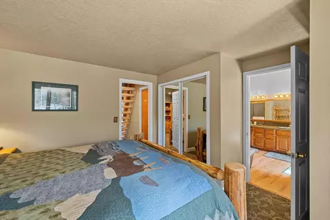 Bedroom - 56721 Bandley Rd, Bend, OR 97707 photo 2 of 5